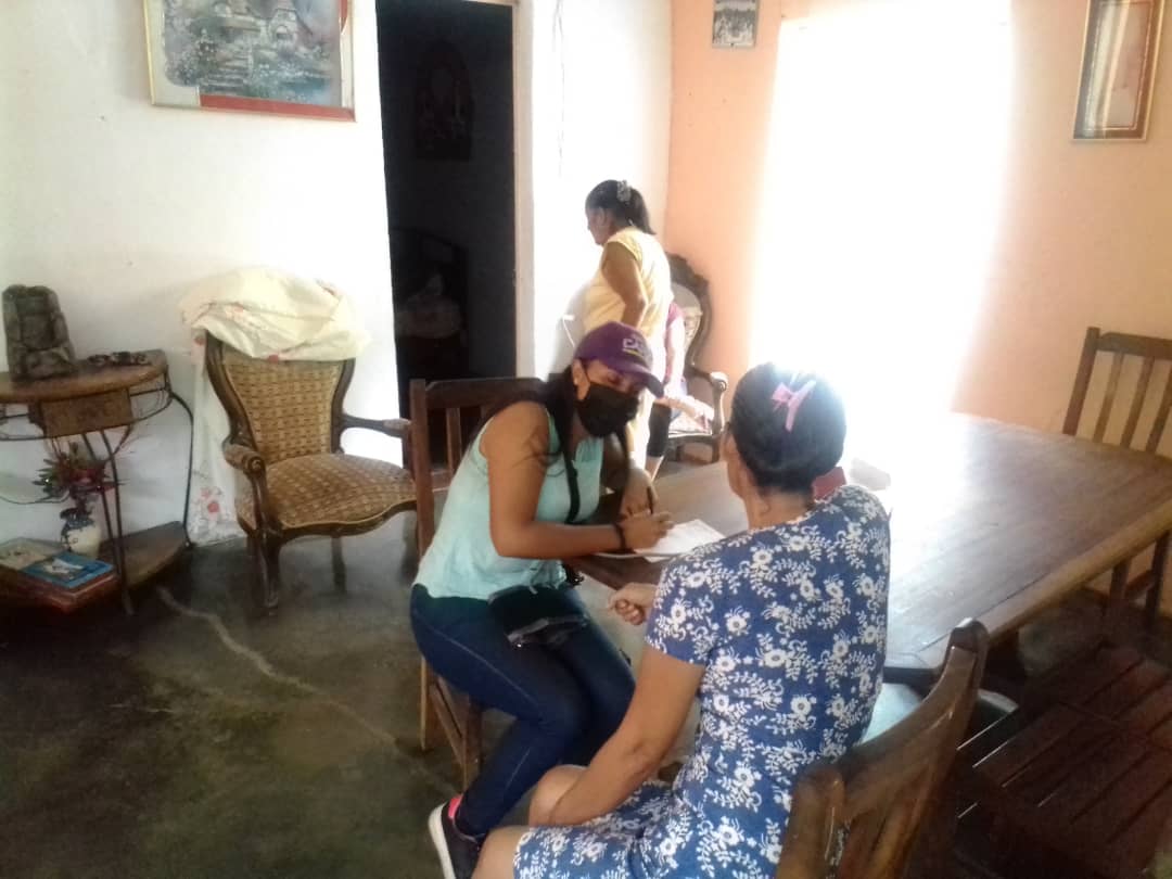 JulioReyesCcs's tweet photo. Estamos comprometidos con el cambio profundo y real en nuestro país, convencidos y trabajando por una nueva mayoría popular que tome las riendas de nuestro país. 

#SeguimosTrabajando https://t.co/KumPwFFIe5