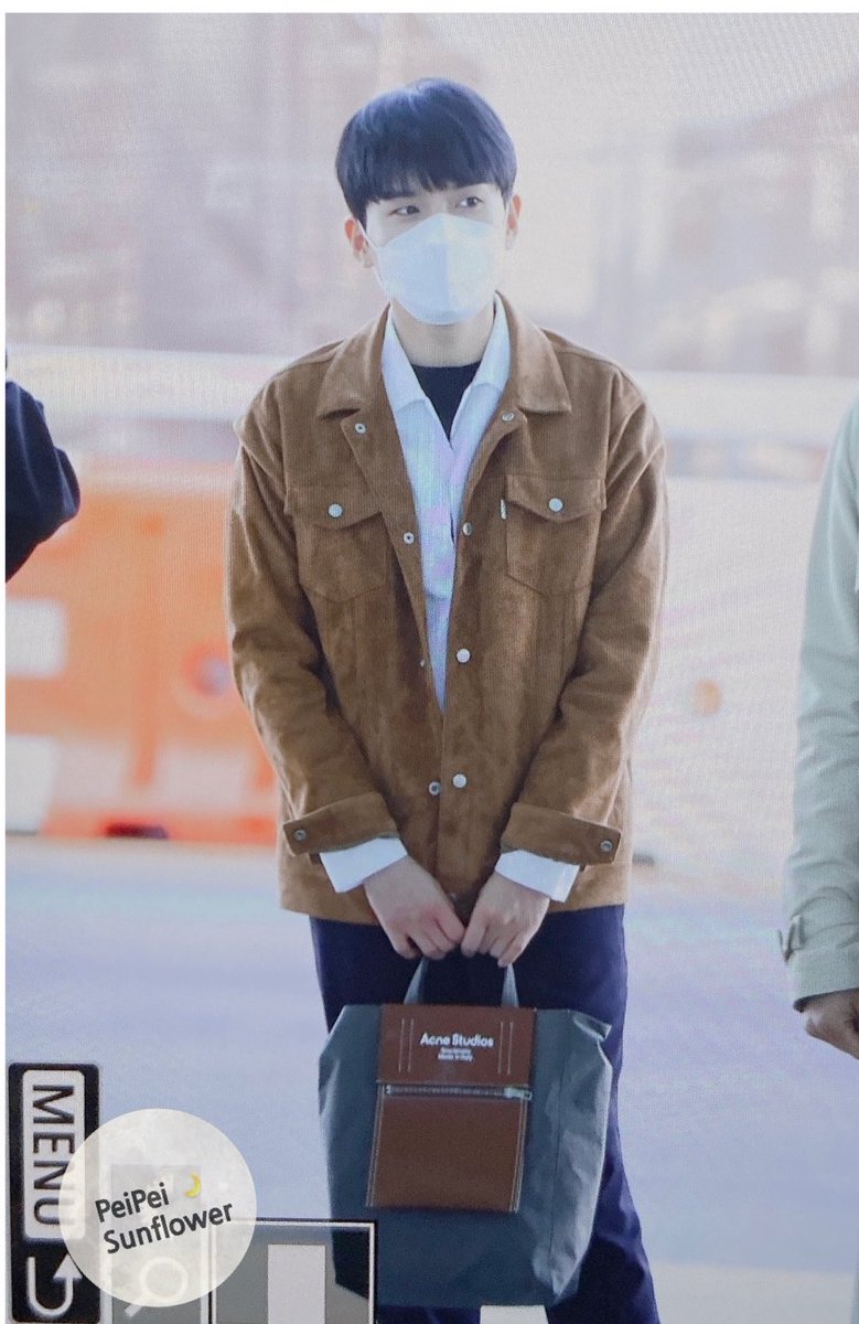 peisunflower's tweet photo. 220328인천 출국 ✈️

오빠 건강 잘 챙기고 잘 다녀오세요♡

#김려욱 #려욱 #ryeowook 
#슈퍼주니어 #superjunior https://t.co/pVTeEVX6hY