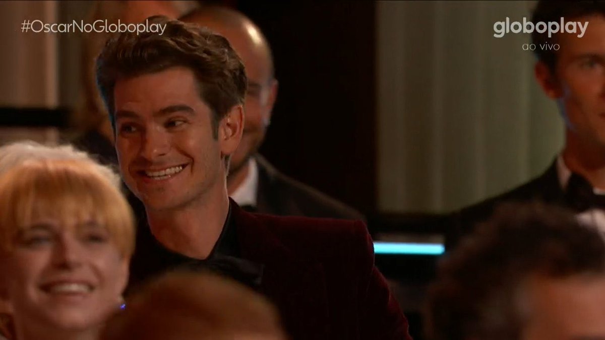 aelinbegins's tweet photo. *câmera do oscar foca no andrew*

andrew garfield: 😆😁😄

#Oscars https://t.co/Rscc4sniKV