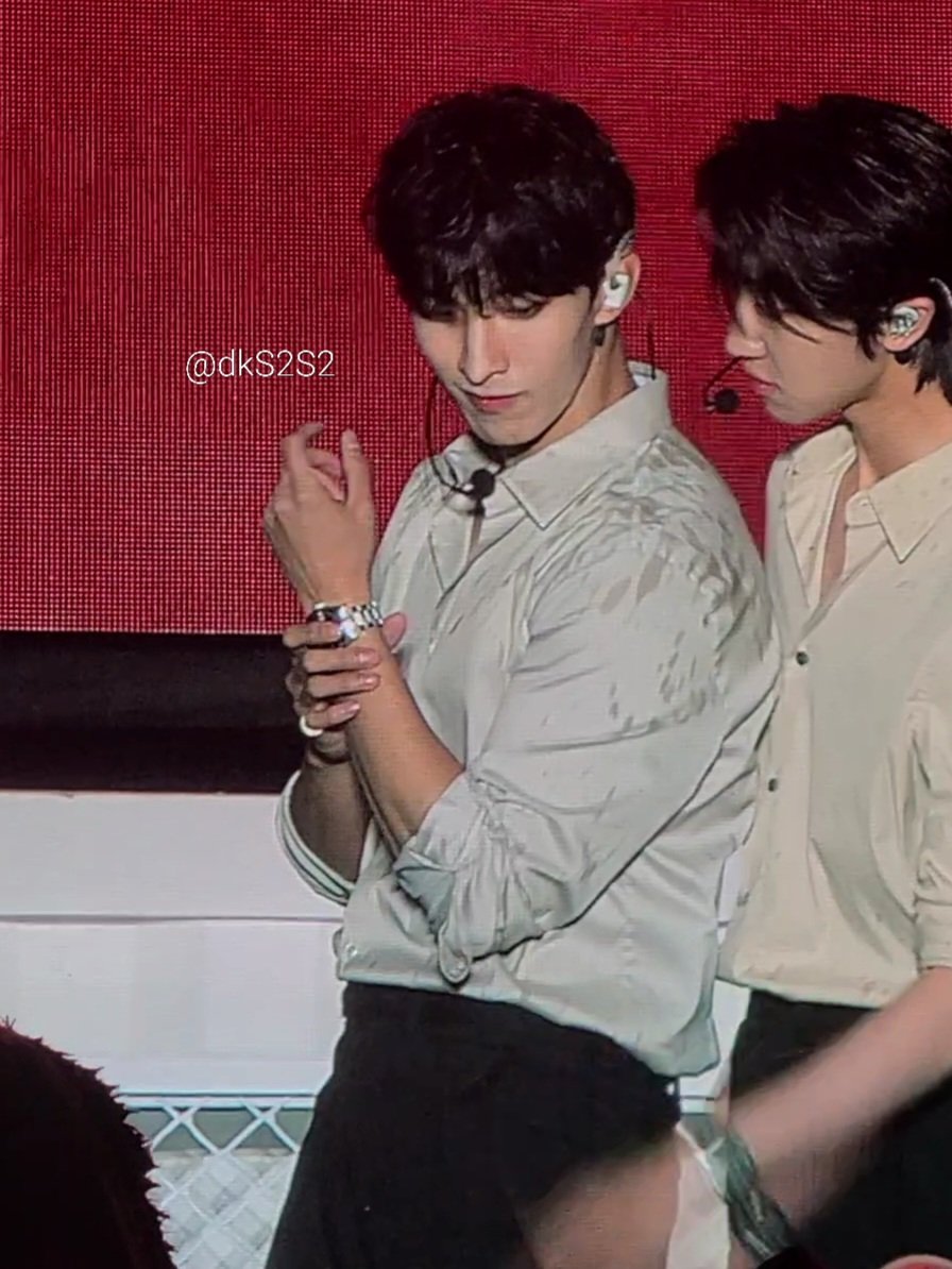 dokyeom on the big screen; a thread.