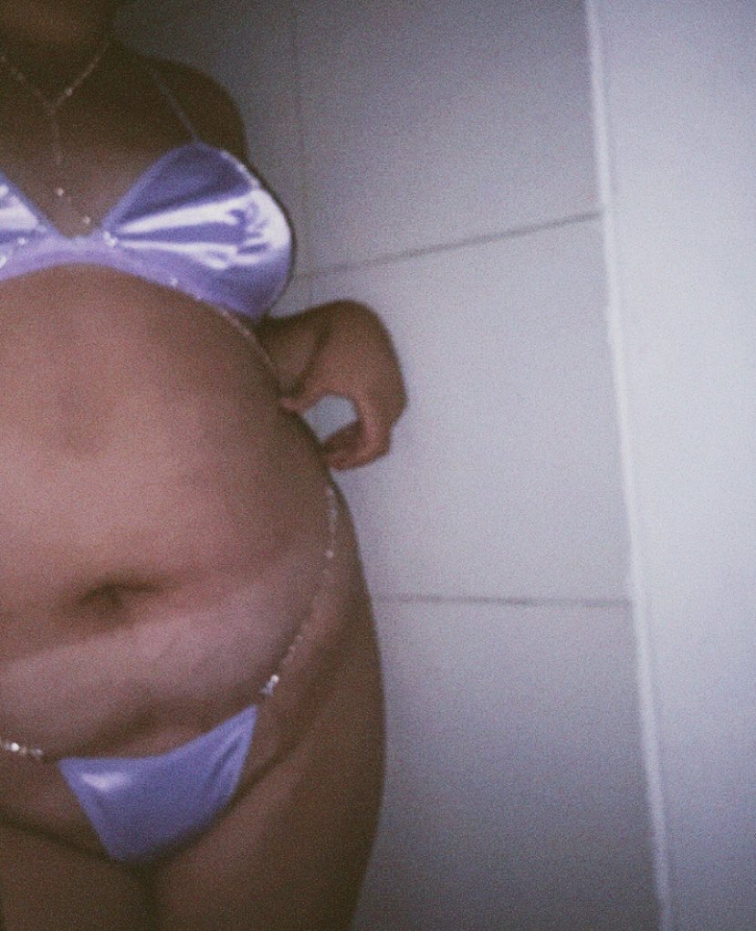 perudashian's tweet photo. In a oldest world I’ll be a perfect girl https://t.co/ZRzUxkSGq8