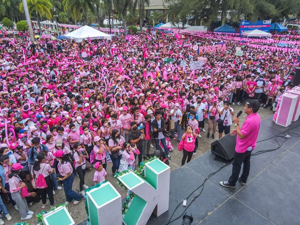 MateenAchileas's tweet image. Mini rally of #LeniKiko2022 at Catbalogan City, Samar! #SamaSamarTayongAangat #SamarIsPink