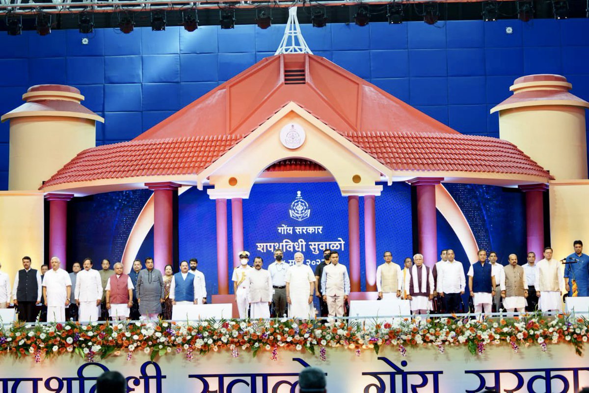 Dev_Fadnavis's tweet photo. Many congratulations to @DrPramodPSawant on being sworn in as Goa CM, once again!
I also congratulate entire #TeamGoa who took oath as Ministers.
I am confident that under the leadership of Hon PM @narendramodi ji &amp; @DrPramodPSawant you all will work hard for #GoldenGoa ! https://t.co/00BGmPT0lv