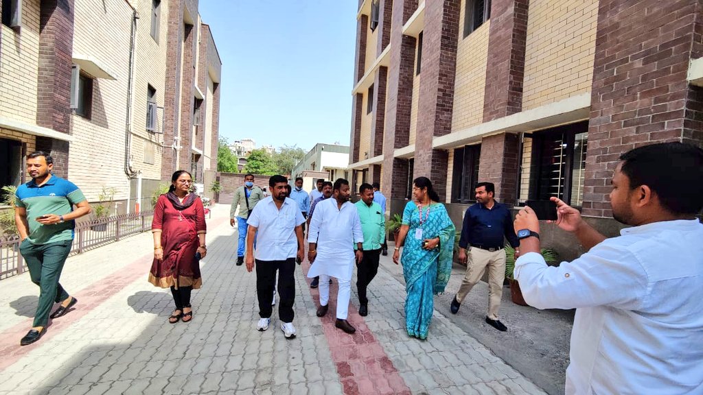 ivishaljpatel's tweet photo. નર્મદા જિલ્લા ની ડેડીયાપાડા વિધાનસભા ના ધારાસભ્ય શ્રી મહેશભાઈ વસાવા દિલ્લી ની સરકારી સ્કૂલો ની મુલાકાતે.

@AAPGujarat @AAP_Baroda @isudan_gadhvi @Gopal_Italia @manoj_sorathiya @aaparjunrathva @aapmayanksharma https://t.co/SNpTPStmhl