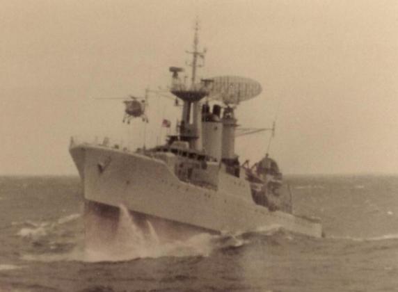 NavalEncyclope1's tweet photo. The President class Frigates were the first major warships tailor-built for the #SouthAfricanNavy, closely based on the British Rothesay class (Type 12). The  three vessels were commissioned in 1962-1966 #coldwar
https://t.co/GgPBAH3ezZ
By Reinhardt Ackerman. https://t.co/D6oM0iskLr
