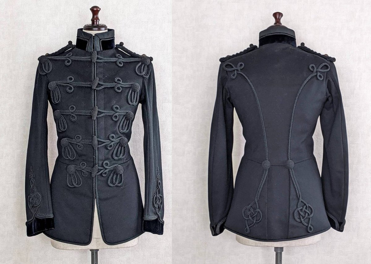 ヴィクトリア朝の軍服 肋骨服 がどの国のもカッコイイったらない 女性用 女性用のもあるんだ Togetter