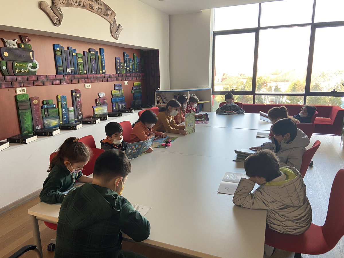 Kütüphane haftası için her zamanki okuma saatimizi kütüphanemizde gerçekleştirdik. 📚
<a href="/EnisEryaman/">Enis Eryaman</a> 
<a href="/suleymancalis33/">Süleyman Çalış</a> 
<a href="/AysenurBagmen/">AysenurBağmen</a>
<a href="/DogaOkullari/">Doğa Koleji</a>
@Bahcesehr2_Doga