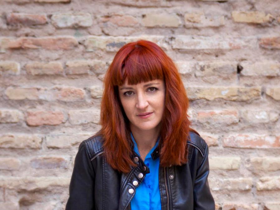 POEX_xixon's tweet photo. Segundo día de #POEX !!
Vamos con el programa para esta tarde:

· 19.00h. Patio del CCAI
Isabel Bono e Itziar Mínguez. Lectura poética y conversación.

· 20.00h. Patio del CCAI
Carmen Camacho. Presentación y lectura de Deslengua (Libros de la Herida, 2021) https://t.co/lhlo1DFATw