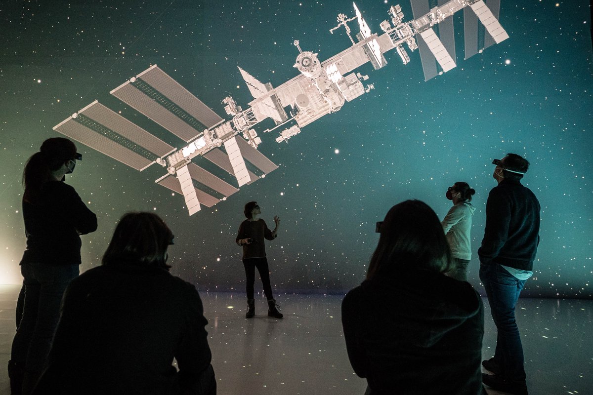 ArsElectronica's tweet photo. Always thought #DeepSpace8K was great? Well, Deep Space EVOLUTION will inspire you!
👉 Take a look at the program for the various theme weekends starting on April 2, 2022: https://t.co/5MJUmZlaBM https://t.co/B786XTyzZU