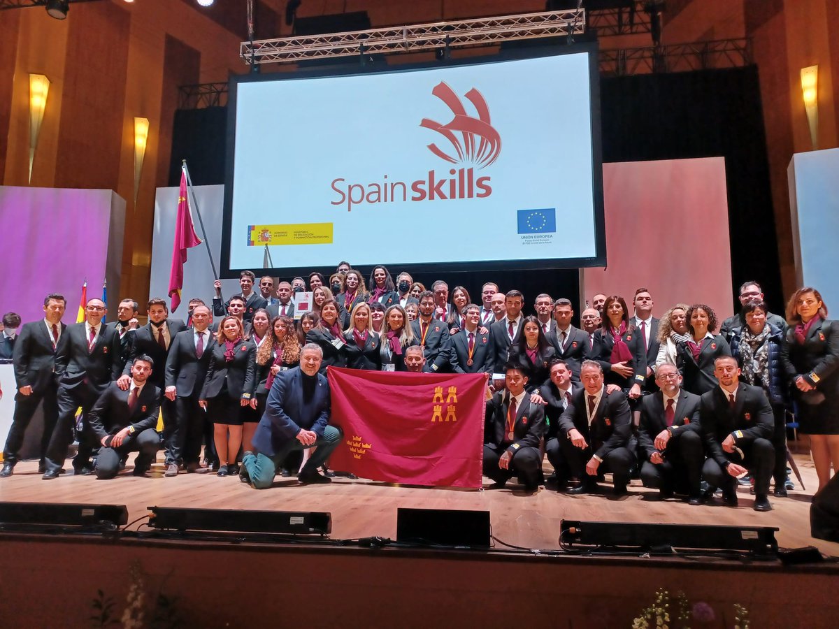Educarm's tweet image. 🏆 Enhorabuena a nuestro equipazo de #SpainSkills 🥳 

🥉Moda.
🥉Electrónica.
🥉Panadería y Repostería.
🥉Diseño Asistido por Ordenador.

👏👏👏 ¡Sois un orgullo! 👏👏👏