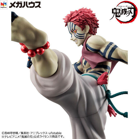 ec_maclogi's tweet photo. ＃ジャンプチ4周年 ということで、鬼滅の刃 上弦の参、 "猗窩座"のフィギュアをご紹介！猗窩座くんの躍動感ある造形と脅威を感じる不敵な表情が見事に再現されています👊🔥同シリーズの煉獄さんや義勇さんと並べたくなる…。※「煉」は「火」+「東」が正しい表記 #鬼滅の刃 
 https://t.co/mtuyV85tJy https://t.co/pyKryJfbq1