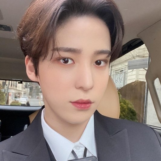1024zone's tweet photo. [💌] YH changed his profile picture! https://t.co/1VKXVW8tCV