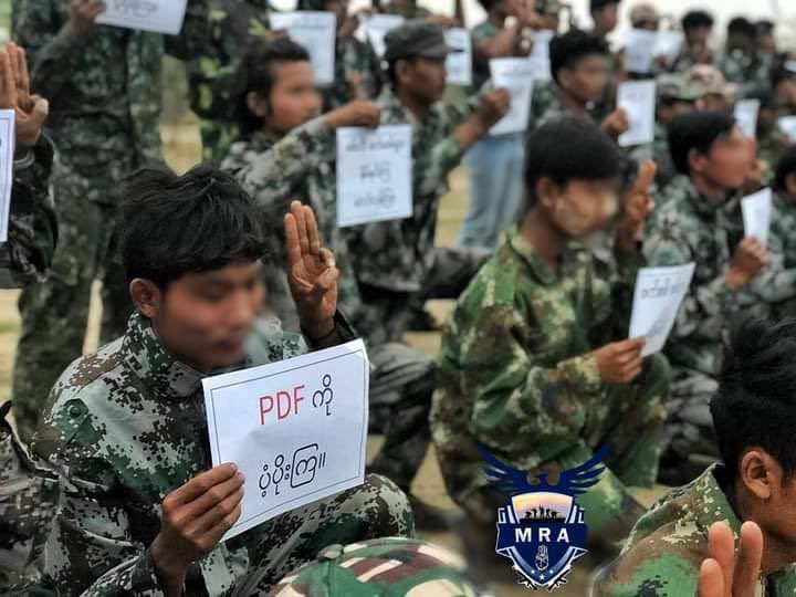 2021Revtweets's tweet photo. PDF comrades from Myaung Revolution Army staged a protest against Genocidal Dictatorship ok Fascist Revolution Day, yesterday at their camp.
#2022Mar28Coup 
#HelpMyanmarIDPs 
#WhatsHappeningInMyanmar https://t.co/4YUMypojMh