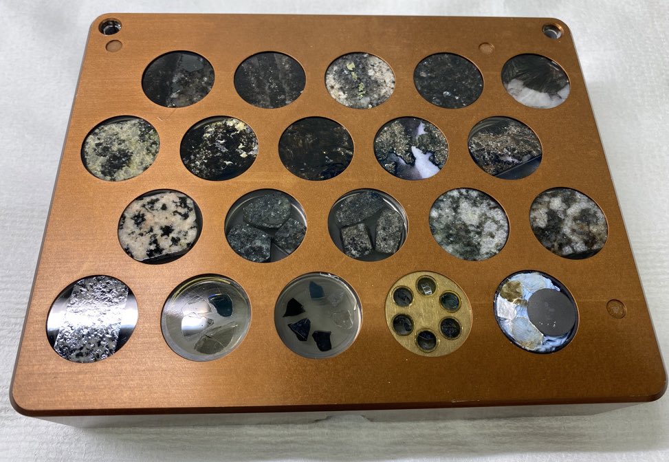 BurischMathias's tweet photo. Excited about the (LA-ICP-MS) B-Isotope measurements that we recently carried out at @goetheuni (A. Gerdes). The goal is to better understand the processes that enrich #lithium and other #critical elements in magmatic-hydrothermal systems. @TUBergakademie @HZDR_Dresden @SppDome https://t.co/CBWXepZUQC