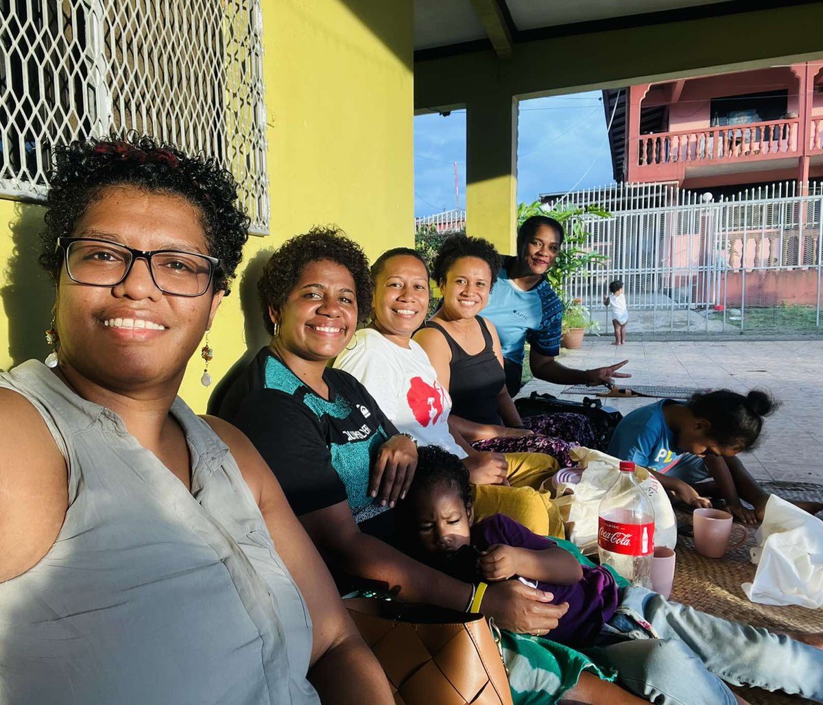 MiriK6789's tweet photo. Our first get together this year visiting one of our friend's mum who is sick at the moment...with our kids 🙈😂 This is just half of the squad 🤣
Love our sisterhood always !
#Since2003 https://t.co/r0fnIKRTNK