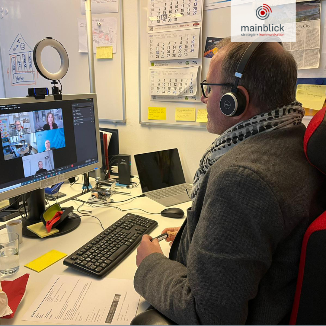 📢 Unterwegs im Namen der <a href="/Logistikhelden/">Die Wirtschaftsmacher</a> . Am Dienstag hatten <a href="/F_Heistermann/">Frauke Heistermann</a> und <a href="/ubaer/">Uwe Berndt</a> einen Termin mit Verkehrsstaatssekretär <a href="/OlliLuksic/">Oliver Luksic</a> . Lieber Oliver Luksic, vielen Dank für den sehr netten Austausch und Ihre Zeit 👍! Wir freuen uns auf gemeinsame Termine und Projekte.