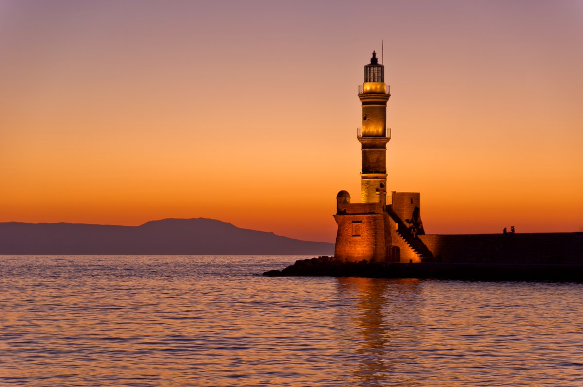 VisitGreecegr's tweet photo. Lighthouses blow no horns; they only shine!  #AllYouWantIsGreece #VisitGreece #ttot #travel  💙 https://t.co/WhBQhnrQQf https://t.co/Rxr2Cr57le