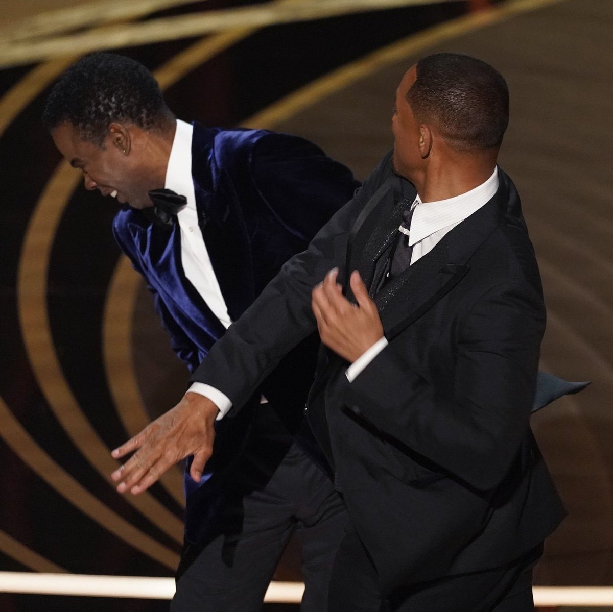 StarlordSweeny's tweet photo. Will Smith bitch slapping Chris Rock after mocking his wife then minutes later winning the Oscar for Best Actor is king behavior. An iconic moment for sure. 

#Oscars2022 https://t.co/OLKMF5N1E2