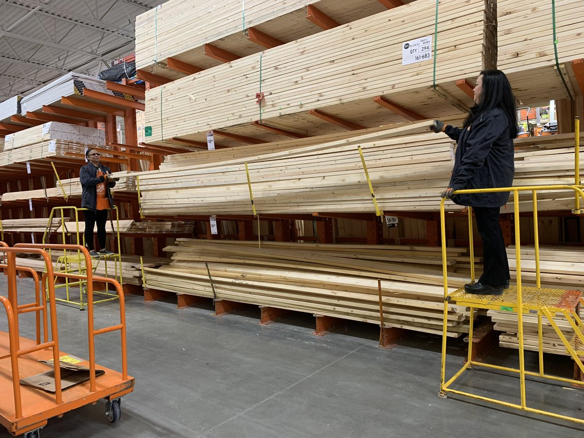 #SafetySelfieNP #SafetytakeseveryONE Rana helping me Team lift with gloves on. Be the change you want to see. <a href="/Rana_Marrie/">Rana J</a> <a href="/jasontb1924/">Jasontb1924</a> <a href="/tyler_schumm/">Tyler Schumm</a> @GarganoTom <a href="/KellyConnors7/">Kelly Connors</a>