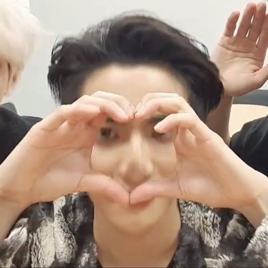 0403lov's tweet photo. 🔔: you receive a heart from seonghwa ! https://t.co/cyRYYy4aQk