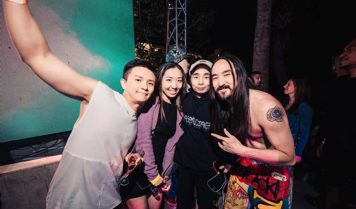 jajainweb3's tweet photo. Flew in Miami, not for the Ultra weekend but for a Meta-Ultra in the near future. @AokixTheUntamed 
#metaverse #metasis #metaversemusic https://t.co/uJexy1ZZou