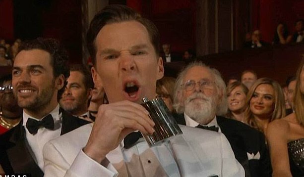 CinoscaRarities's tweet photo. CODA, mejor película. 
Camarero... necesitamos beber para olvidar.
#Oscar #Oscars2022 #Oscars #Oscar2022 #CODA https://t.co/rG1GJFQmMT