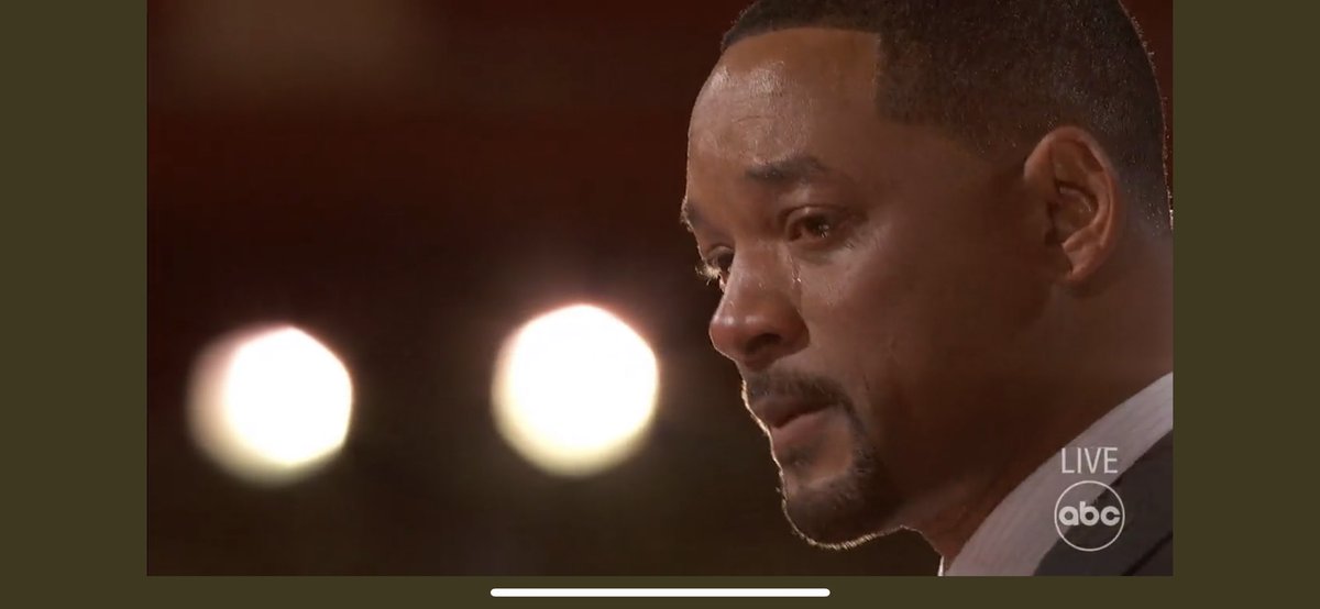 nelsoncanlas's tweet photo. Academy award Best Actor Will Smith tearfully accepts his Oscars “I’m  being called on in my life to love people and to people”. @willsmith 🥲 https://t.co/G8CFuai2p3