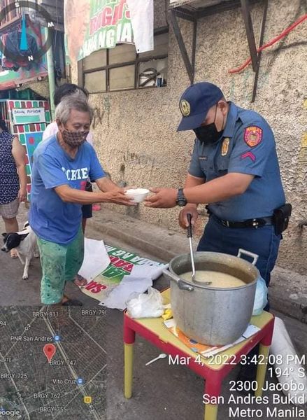 MpdPs9's tweet photo. MPD-Malate Police Station PS-9
On March 4, 2022 at about 3:39 pm, SCADS personnel, under the direct supervision of PCPT HENRY G NAVARRO, Chief SCADS conducted PNP Community Outreach Program to the constituent of Brgy 753 Zone 81 along Waling Waling St Malate Manila. . https://t.co/0wRa1s9Jwr