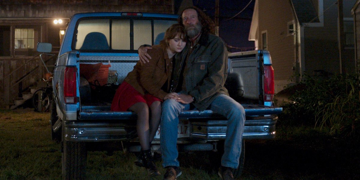DiscussingFilm's tweet photo. #CODA wins Best Picture at the #Oscars, a “feel-good package with wonderfully colorful characters and an encouraging story about love, sacrifice, courage, and genuineness.”

Read our review: https://t.co/FGk6LjApiv https://t.co/6dzFRmAcsk