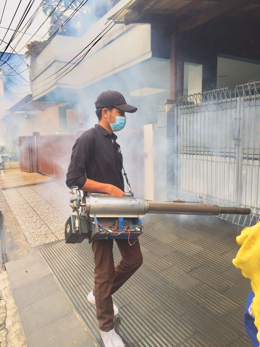 samatriofficial's tweet photo. Sabtu, 26 Maret 2022
Samatri Chapter Selatan melakukan giat fogging di Rw 07 kel. kranji kec. bekasi barat kota bekasi. Samatri berkomitmen terus memperjuangkan kebutuhan dan kesehatan masyarakat kota bekasi.
#bersamamastri #mastriadhianto #wiwiekhargono #samatri https://t.co/Ve3rTYT4s7