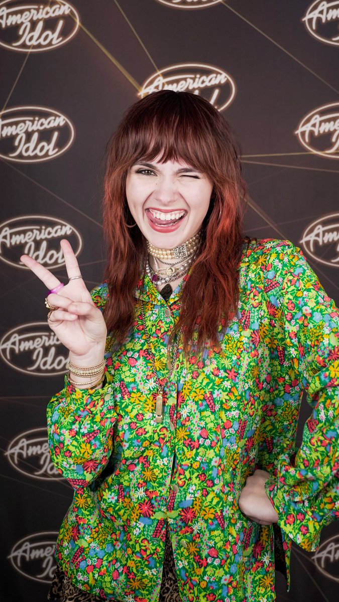avamaybeee's tweet photo. @AmericanIdol STARTS RIGHT NOW! Tune in to @ABCNetwork and see this smiling face on your screen lol #IdolTonight #20YearsofAmericanIdol https://t.co/tefebzAdTj