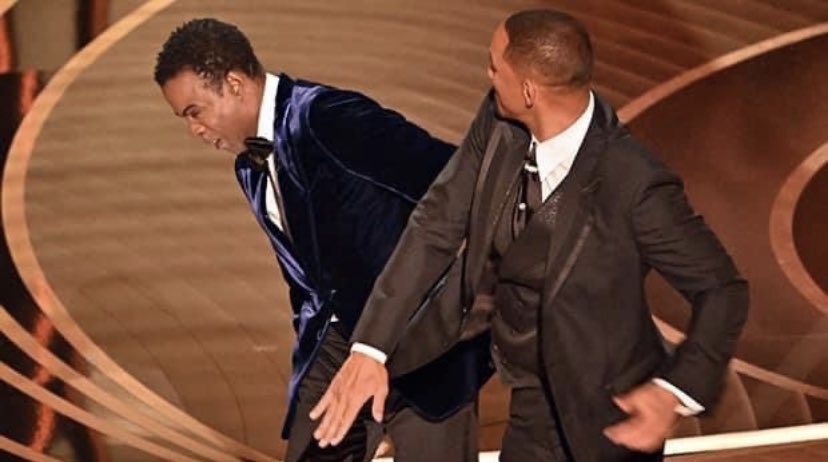whyNati's tweet photo. Agora todo mundo odeia o Chris mesmo! 
#Oscars2022 #Oscar #WillSmith #jada #chrisrock #gijane https://t.co/J1GKDwSx5w