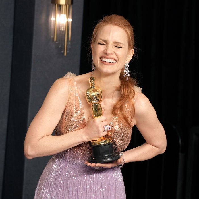 bestofchastains's tweet photo. HER TIME TO SHINE. #Oscars https://t.co/wVZYhUi8Cx