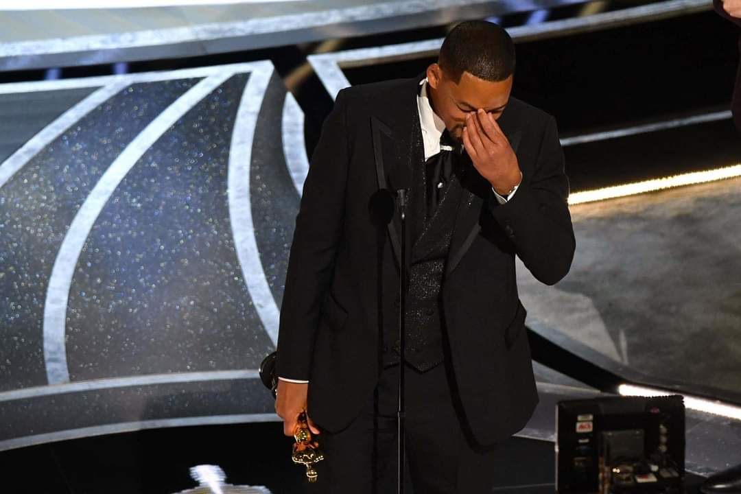 Stephan53745887's tweet photo. NOTICIA! WILL SMITH gana como mejor actor en Los Oscar 2022! Mencionó en su discurso “ El amor te causa hacer cosas locas; soy un defensor del amor, me estoy esforzando por amar a la gente y no tengo por qué sonreír y aguantar ninguna broma.” 😱❤️ https://t.co/VYkDhJm0xM
