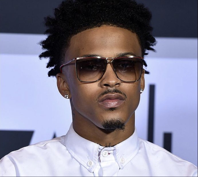 Will Smiths smacking Chris Rock instead of August Alsina is insane 😭