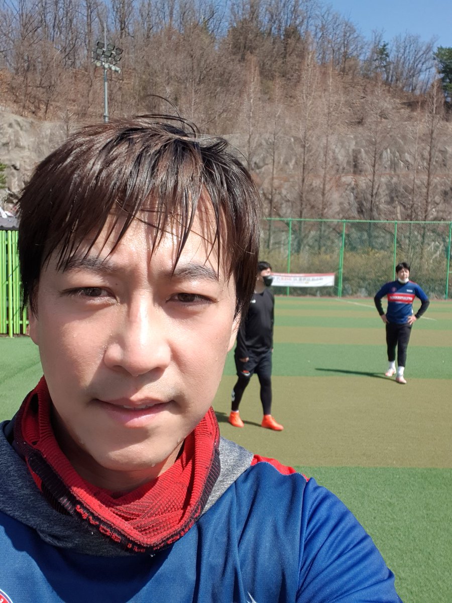 argang5's tweet photo. 날씨가 정말 좋습니다~ 건강을 위해 적당히 운동합시다~!! 근데 솔직히 30분밖에 안했는데 벌써 힘든건 뭐지..ㅋㅋ https://t.co/CjtBNcmIPk