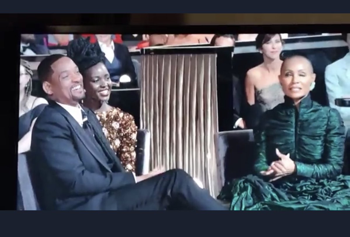 1RippleRD's tweet photo. @davidmackau Didn't seem pissed here. You think he saw her reaction, felt embarrassed for laughing and then acted like that to save face? https://t.co/UKvQKc2g4g