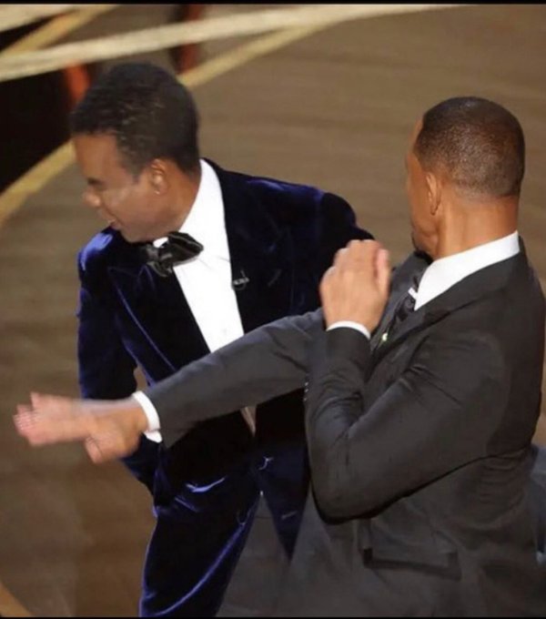 One of @chrisrock&rsquo;s writers is definitely getting fired tonight. #Oscars2022 https://t.co/6IgKwD9BFQ<a class="tags" target="_blank" title="On Twitter" href="/?out=eyJ0eXAiOiJKV1QiLCJhbGciOiJIUzUxMiJ9.eyJpYXQiOjE3MjMzMjE0NTUsImlzcyI6InR3cG9ybnN0YXJzLmNvbSIsIm5iZiI6MTcyMzMyMTQ1NSwiZXhwIjoxNzU0ODU3NDU1LCJyZWRpcmVjdF91cmwiOiJodHRwczovL3R3aXR0ZXIuY29tL2Nocmlzcm9jayJ9.U5vw4Oa_od-7UWH6Jd6xcoklRcPyWlPudWgOc-_8Nke1jBIeuS7g1MFr4Cec-K94Ay8IlEhdVTXBw1pMsG3tdA">@chrisrock</a><a href="/tag/oscars2022"class="tags"><span>#oscars2022</span></a>