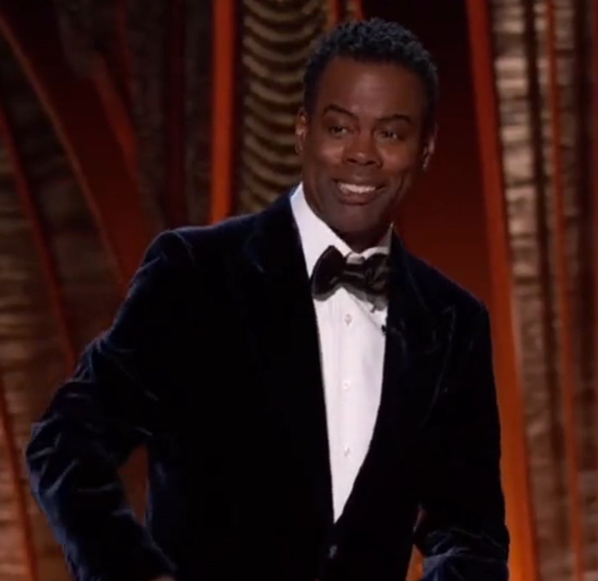 Na moral, tem que parar de confundir agressão com "só uma piadinha"

Essa "piada" do Chris Rock foi uma agressão forte à Jada. Bem mais violenta do que um tapa, reverbera por tempos, traz inseguranças, fere, destrói a curto e longo prazo.

Não foi só uma "piadinha".

#Oscars