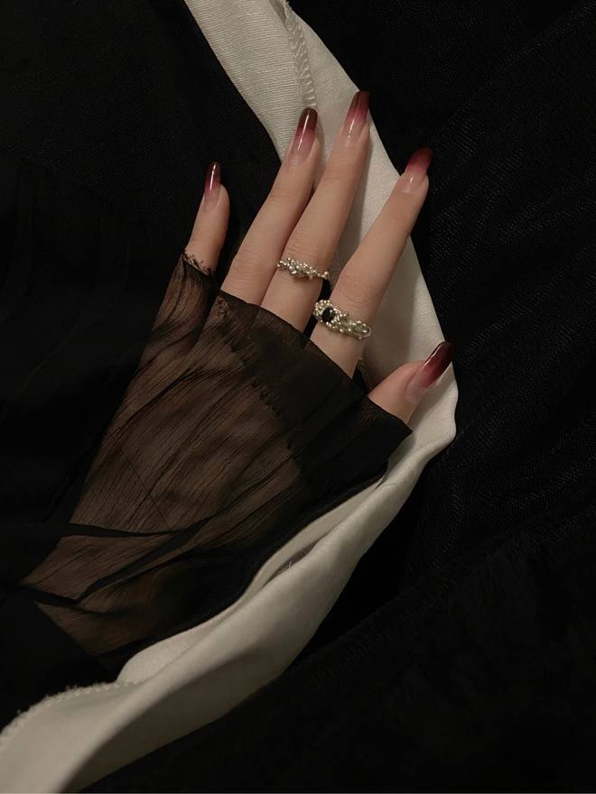 Becky6520's tweet photo. The manicure you just did, do you think it looks good?🥰🥰 https://t.co/D1FIEbQ8Ov
