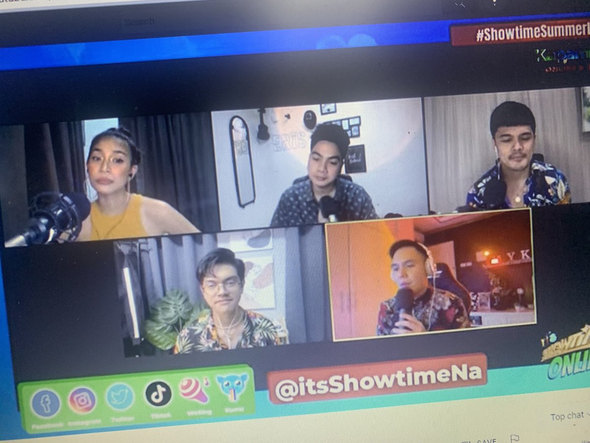 while working and hearing his voice and his song #HomeAtLast grabeh parang David Archuleta ang naririnig ko .. me pag ka cute pa ah @MykoManago @itsShowtimeNa #KapamilyONLINELive #KapamilyaForever #SexyBabe #ShowtimeSummerLovin #KapamilyaOnlineU @ABSCBN