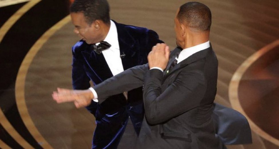 NancyAHoch's tweet photo. For all the kids watching at home: A tasteless joke does not entitle you to assault another person. Calling this behavior "manly" is #ToxicMasculinity #Oscars https://t.co/ykKytiYD0u