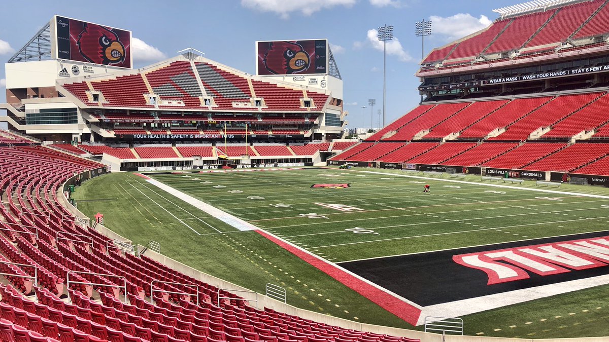 JalenTodd1's tweet photo. Blessed to receive my first D1 offer from University of Louisville @pete_nochta13 @S_Warriors_FB @AllenTrieu @TheD_Zone https://t.co/JAEQUHJ78P