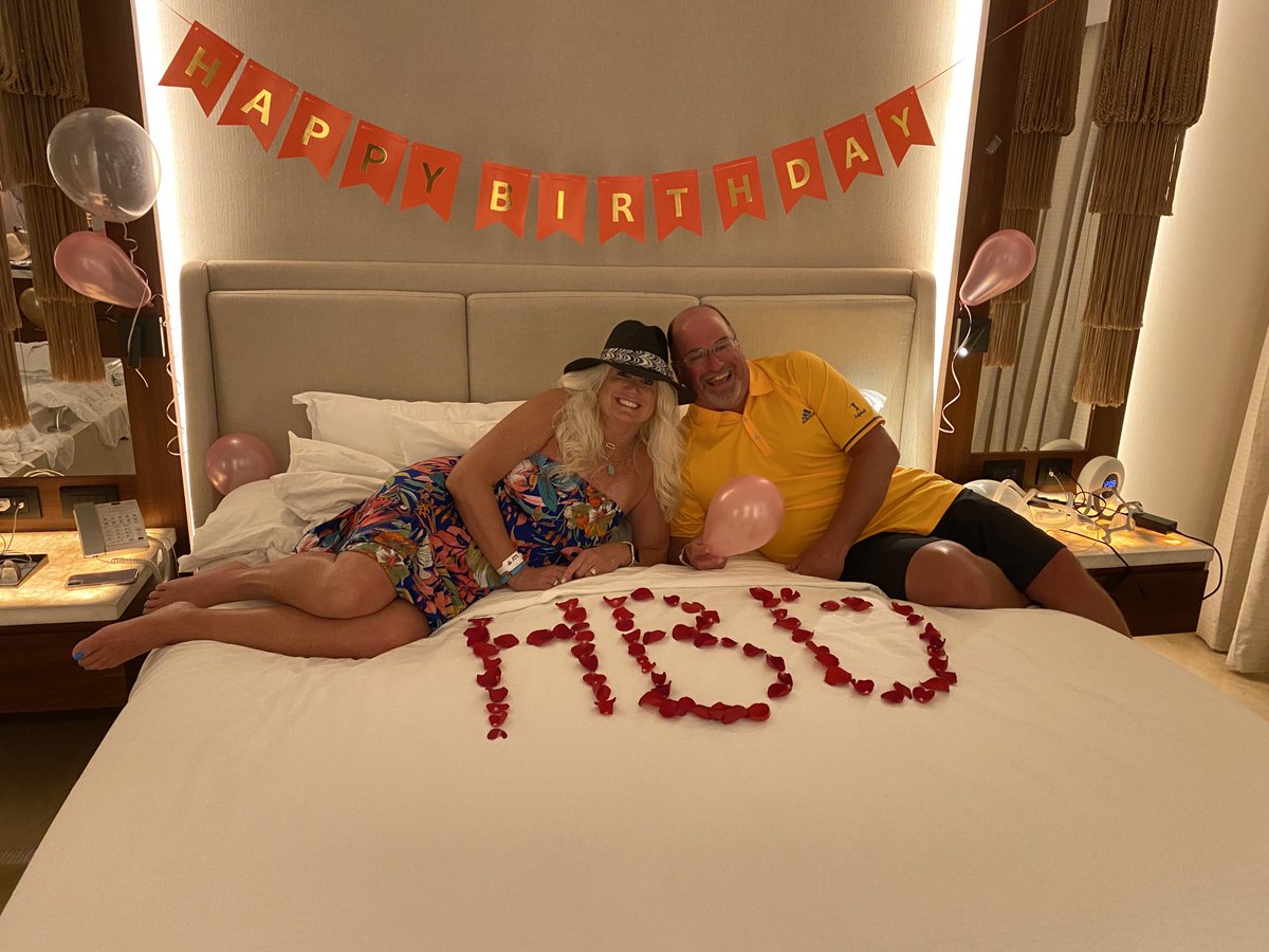johnbyers22's tweet photo. To the Birthday girl! Cancun 2022 https://t.co/tG6etl5gbZ