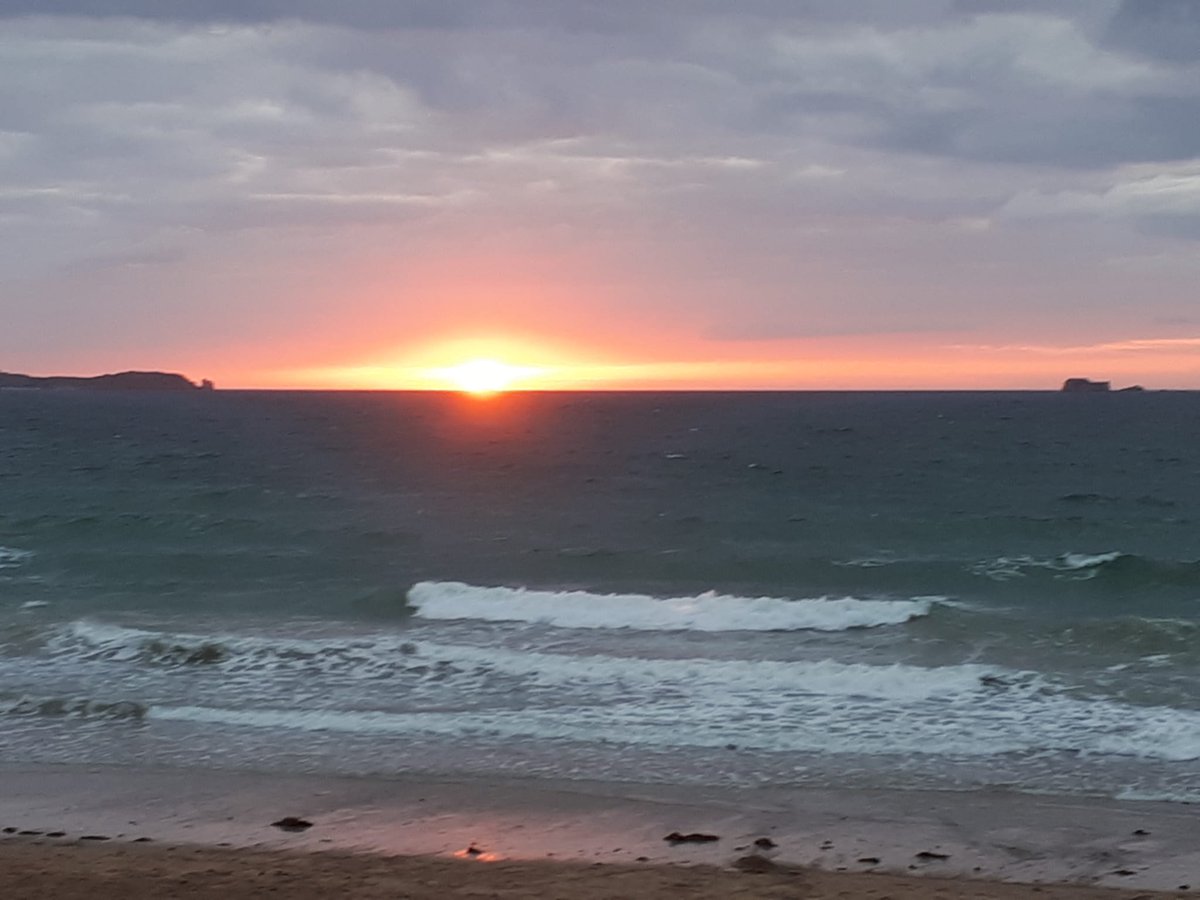 MoneMonum's tweet photo. #Bretagne #SaintMalo #sunnyday https://t.co/HbBwEFDv8Q