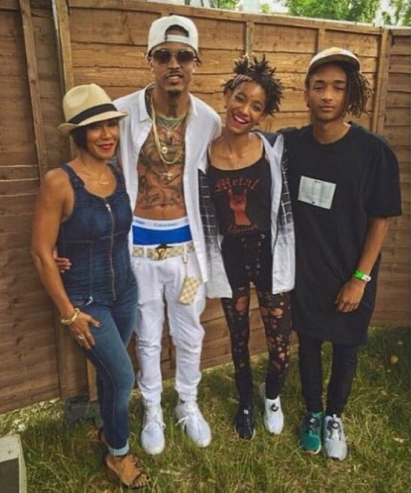 rondadons's tweet image. This how y’all do it?