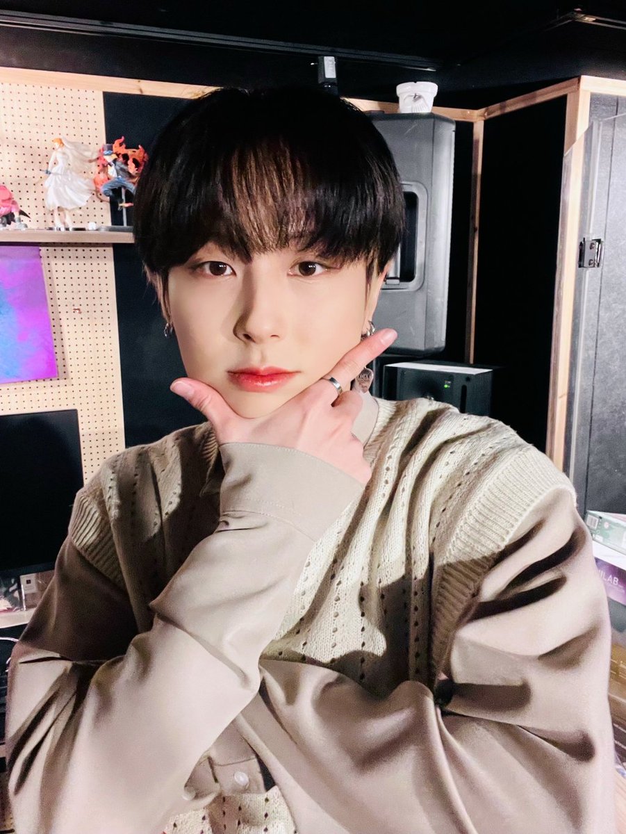 ☕ FANCAFE [ONEWE TALK]

#CYA 

Domingo, não se vá...
Vocês já comeram~?!🤔