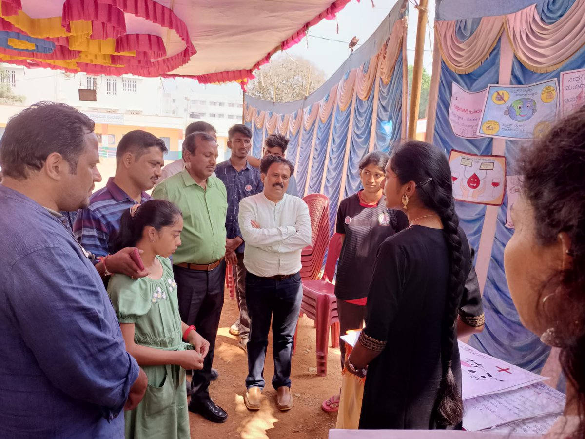 nssrdbangalore's tweet photo. Interaction with NSS volunteers of college of Horticulture Bangalore in Doddabhylakere village Special camp @_NSSIndia @ianuragthakur @NisithPramanik @YASMinistry https://t.co/YYbw3RAIha