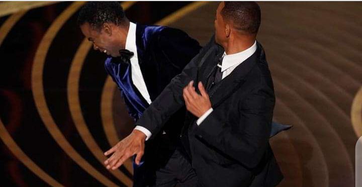 As the 94th Academy Awards neared its end, one of the biggest surprises rocked the night: Will Smith smacking Chris Rock on the Oscar stage
youtu.be/pobqN2Iv_-w