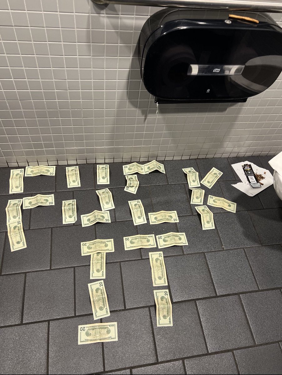 LaxedUpDmoney's tweet photo. Will Smith spelled out this cryptic message hours before attending the Oscar’s today in Hollywood! 🤣😂😂😂

#FxckIt #WillSmith 
#EverybodyHatesChris https://t.co/PE7h6CmN5m